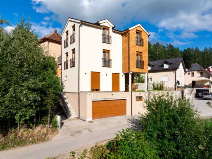 Prodaja, petosoban stan, 224m², Kolašin, Crna Gora