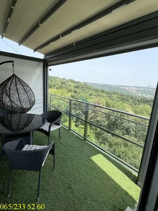 Sale, four bedroom apartment, 270m², Skojevsko Naselje, Beograd