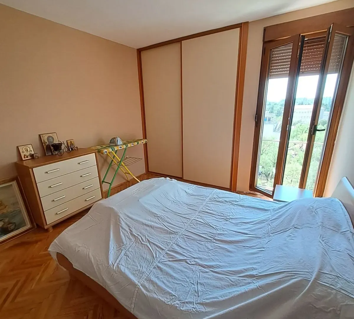 Izdavanje, dvosoban stan, 65m², Pejton, Podgorica