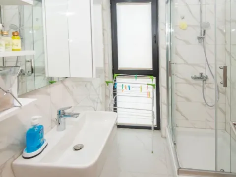 Izdavanje, jednosoban stan, 40m², Kalimanj, Tivat - image 4