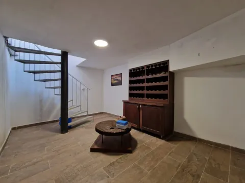 Prodaja, dvosoban stan, 76m², Prčanj, Kotor - image 7