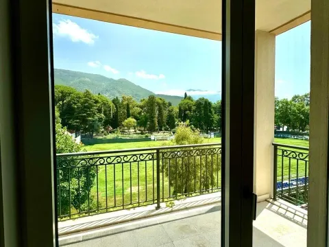 Prodaja, trosoban stan, 223m², Tivat, Crna Gora - image 13