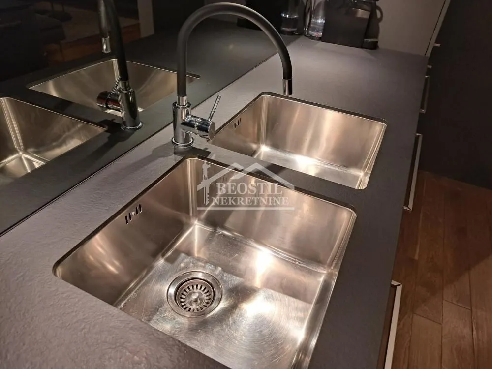 Prodaja, dvosoban stan, 61m², Novi Beograd Blok 38, Novi Beograd Sve Podlokacije