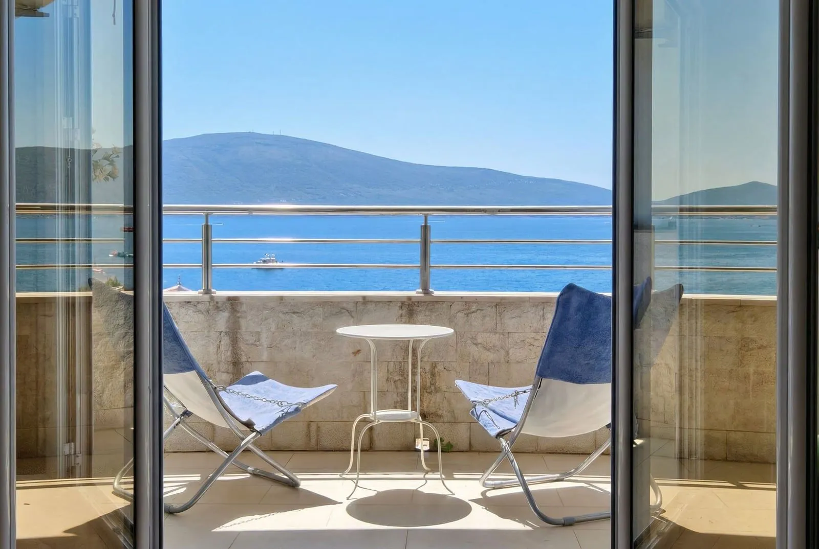Prodaja, četvorosoban stan, 90m², Tivat, Crna Gora