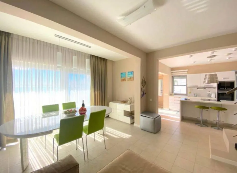 Sale, house, 300m², Blizikuće, Budva