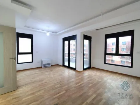 Prodaja, dvosoban stan, 69m², Ilino, Bar