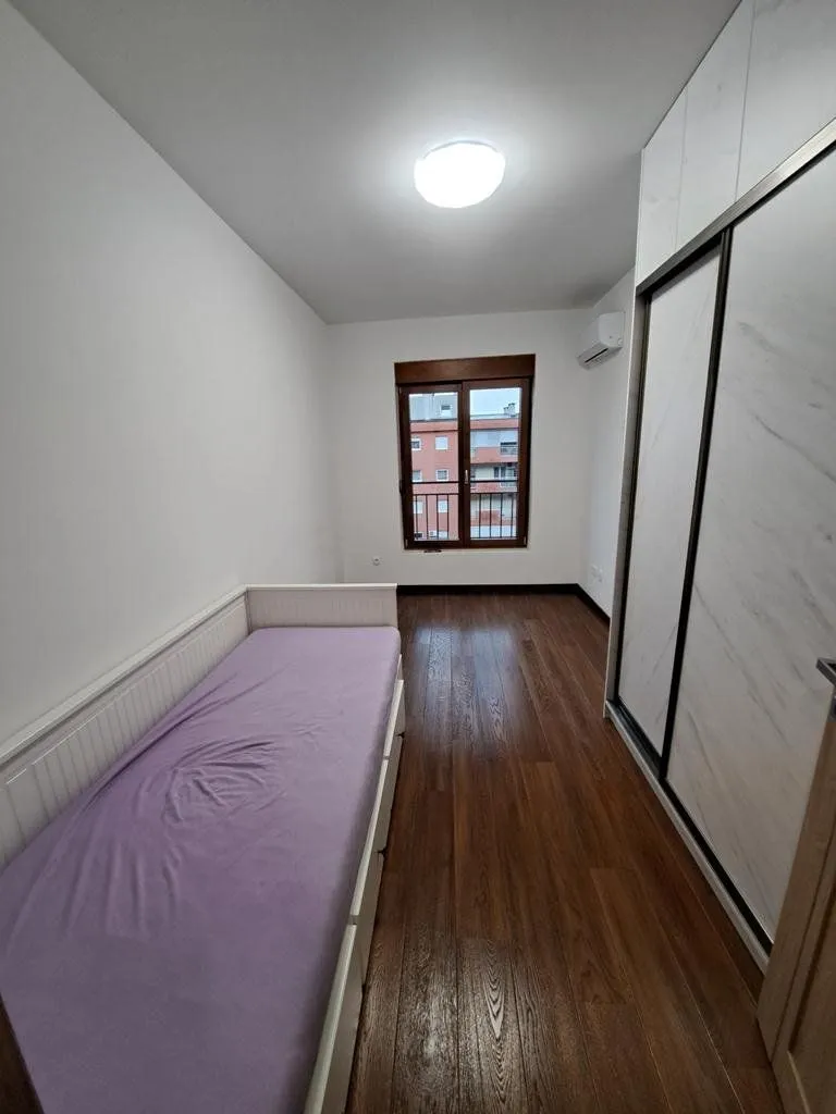 Izdavanje, dvosoban stan, 75m², Master Kvart, Podgorica