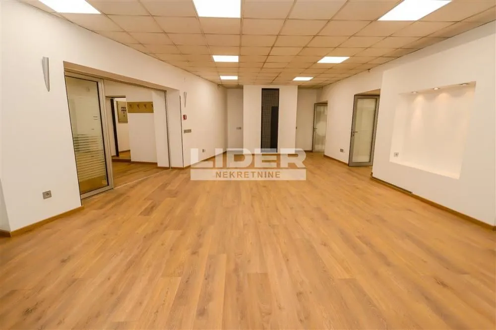 Rent, office space, 251m², Stari Grad, Beograd