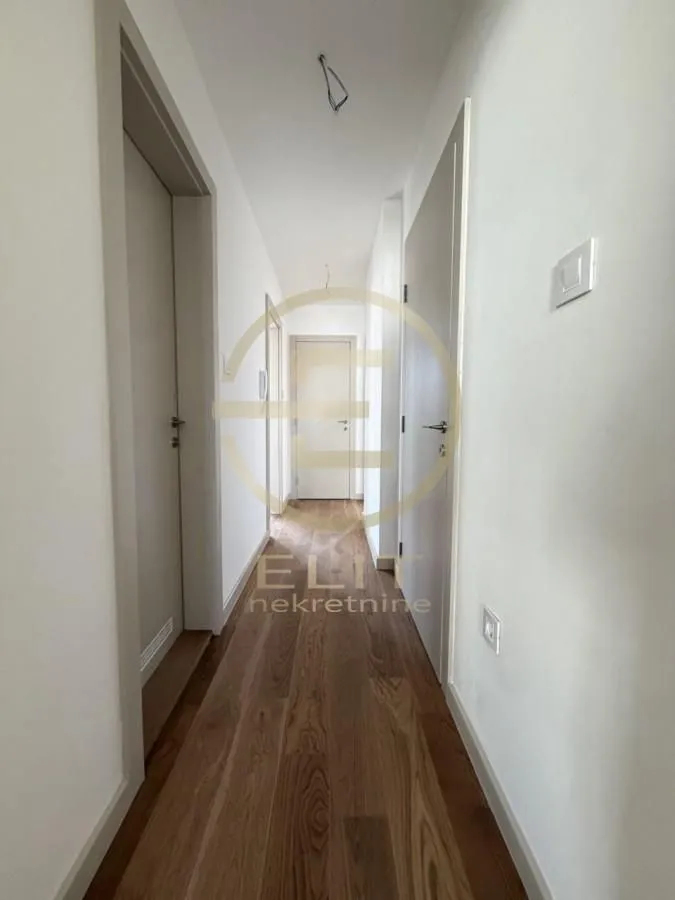 Prodaja, stan, 81m², Salajka, Novi Sad Sve Podlokacije