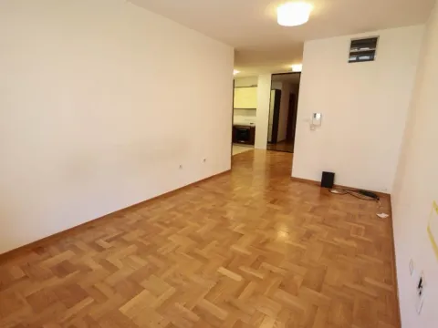 Sale, one bedroom apartment, 49m², Tološi, Podgorica - image 6