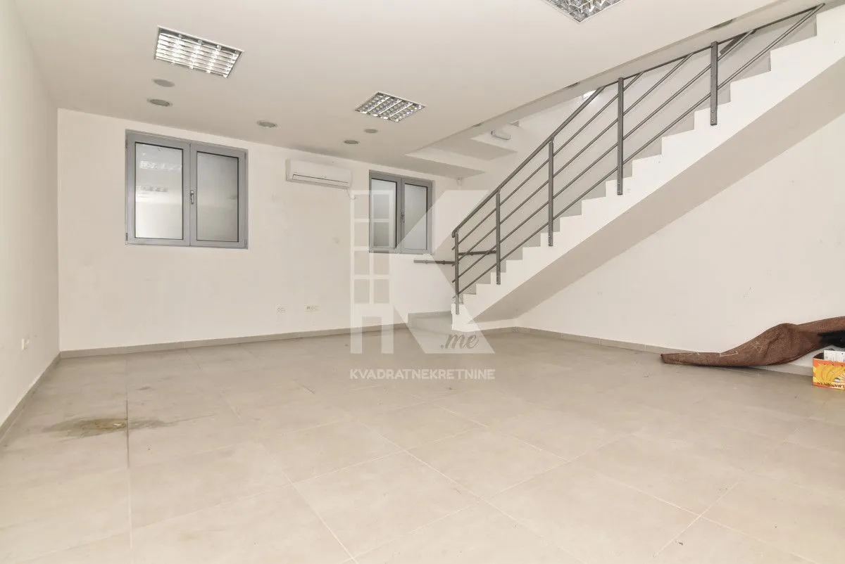 Rent, office space, 105m², Tološka šuma, Podgorica