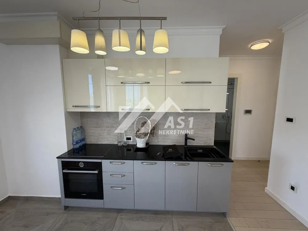 Izdavanje, trosoban stan, 57m², Novi Sad Sve Podlokacije, Novi Sad
