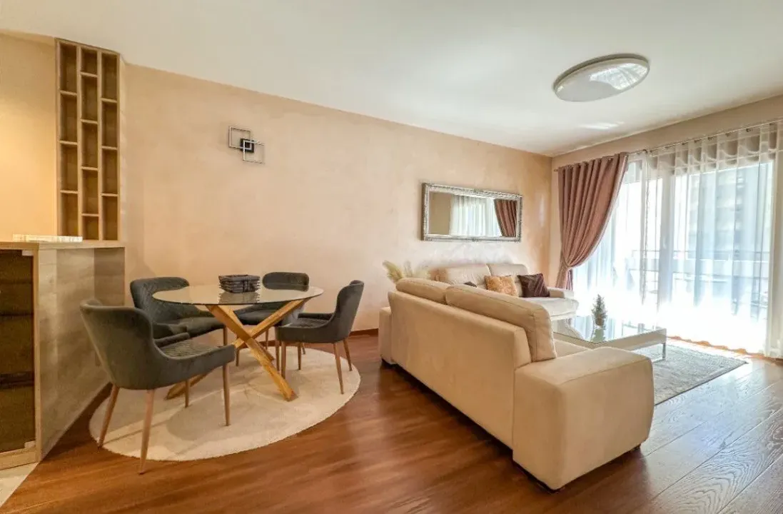 Izdavanje, dvosoban stan, 70m², Master Kvart, Podgorica