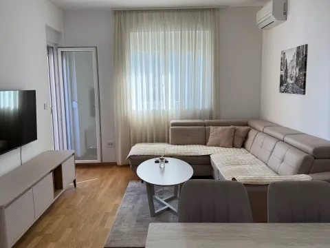Rent, one bedroom apartment, 40m², Stari Aerodrom, Podgorica - image 7