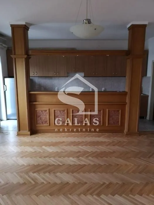 Izdavanje, kuća, 260m², Voždovac Sve Podlokacije, Beograd