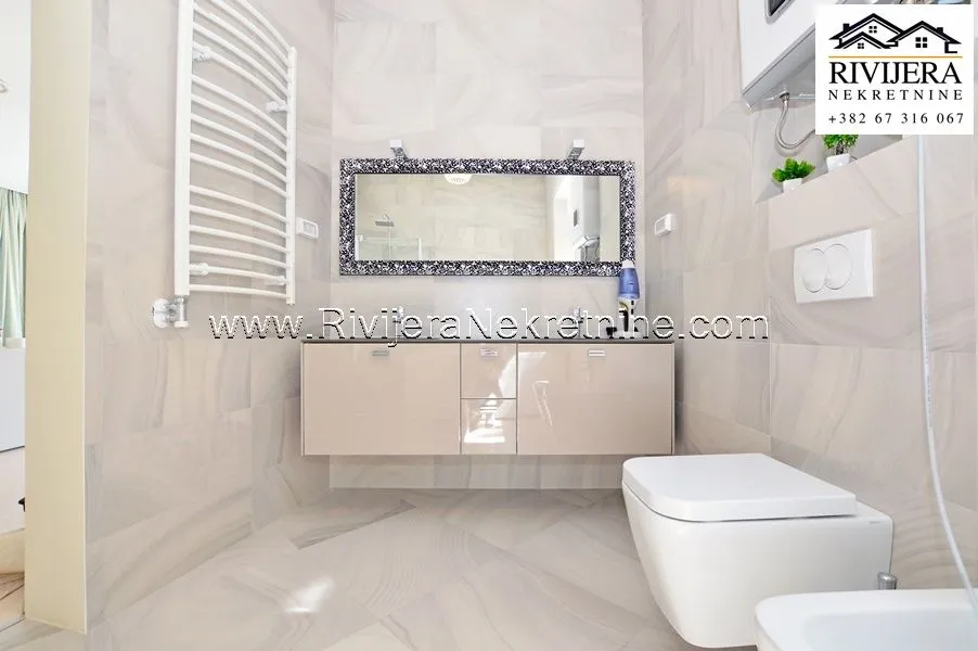Prodaja, kuća, 285m², Njivice, Herceg Novi