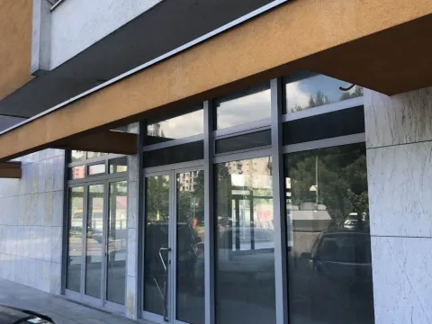 Izdavanje, poslovni prostor, 125m², Podgorica, Crna Gora - image 4