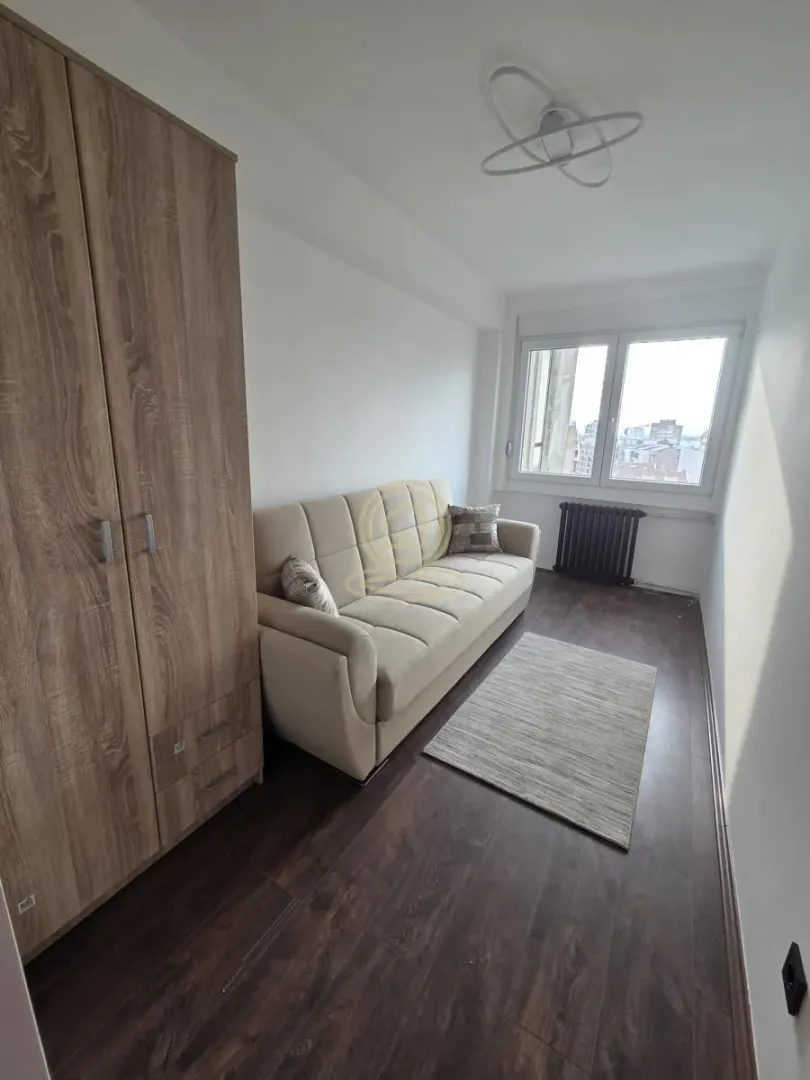 Prodaja, trosoban stan, 70m², Medijana, Niš