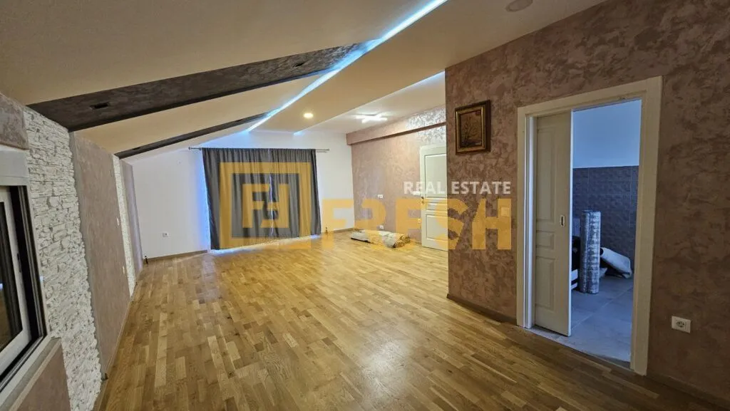 Prodaja, kuća, 216m², Danilovgrad, Crna Gora