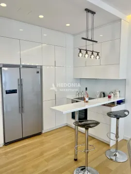 Izdavanje, trosoban stan, 205m², Novi Beograd Blok 65, Novi Beograd Sve Podlokacije - image 4