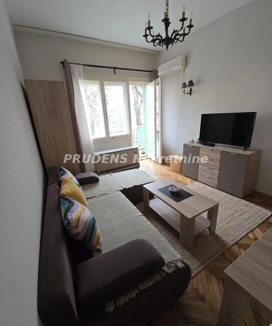 Izdavanje, jednosoban stan, 25m², Cvetni Trg, Vračar Sve Podlokacije