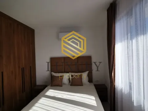 Izdavanje, kuća, 200m², Krimovica, Kotor - image 9