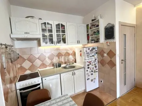 Prodaja, jednosoban stan, 40m², Stari Aerodrom, Podgorica - image 5