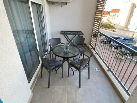 Izdavanje, jednosoban stan, 55m², Kalimanj, Tivat - image 11
