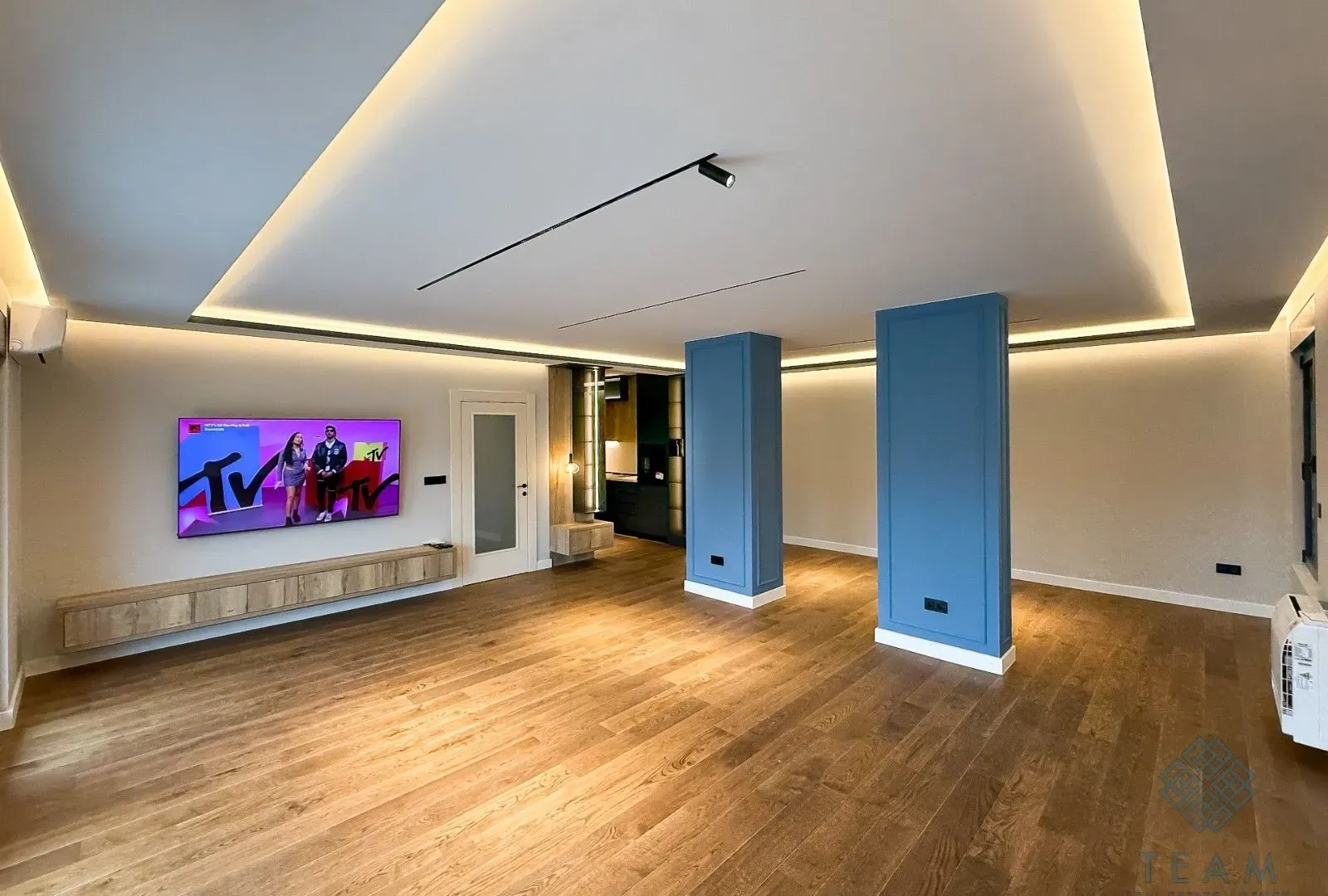 Izdavanje, trosoban stan, 163m², Preko Morače, Podgorica
