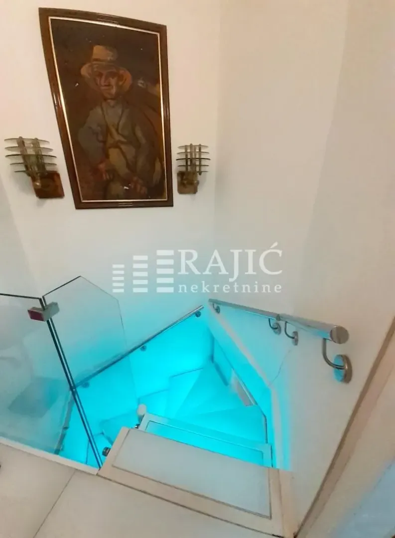 Rent, office space, 110m², Stari Grad, Beograd