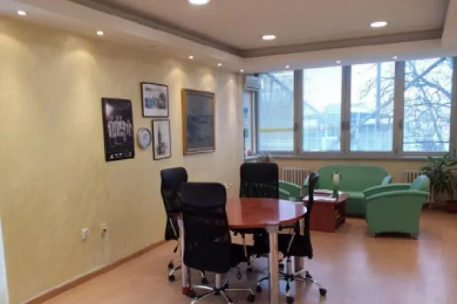 Izdavanje, poslovni prostor, 2000m², Zemun Centar, Zemun Sve Podlokacije