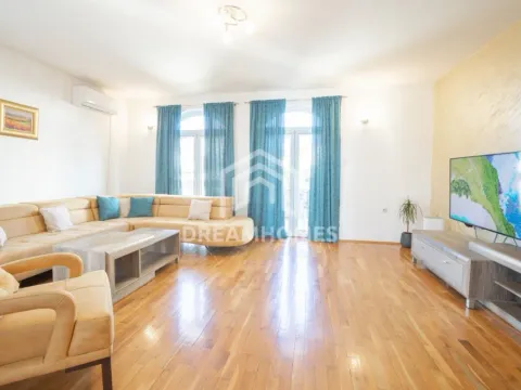 Izdavanje, kuća, 160m², Tološi, Podgorica - image 2