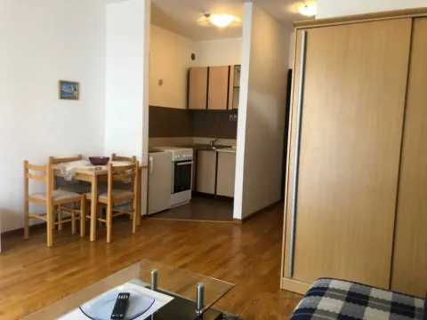 Izdavanje, garsonjera, 30m², City Kvart, Podgorica - image 1