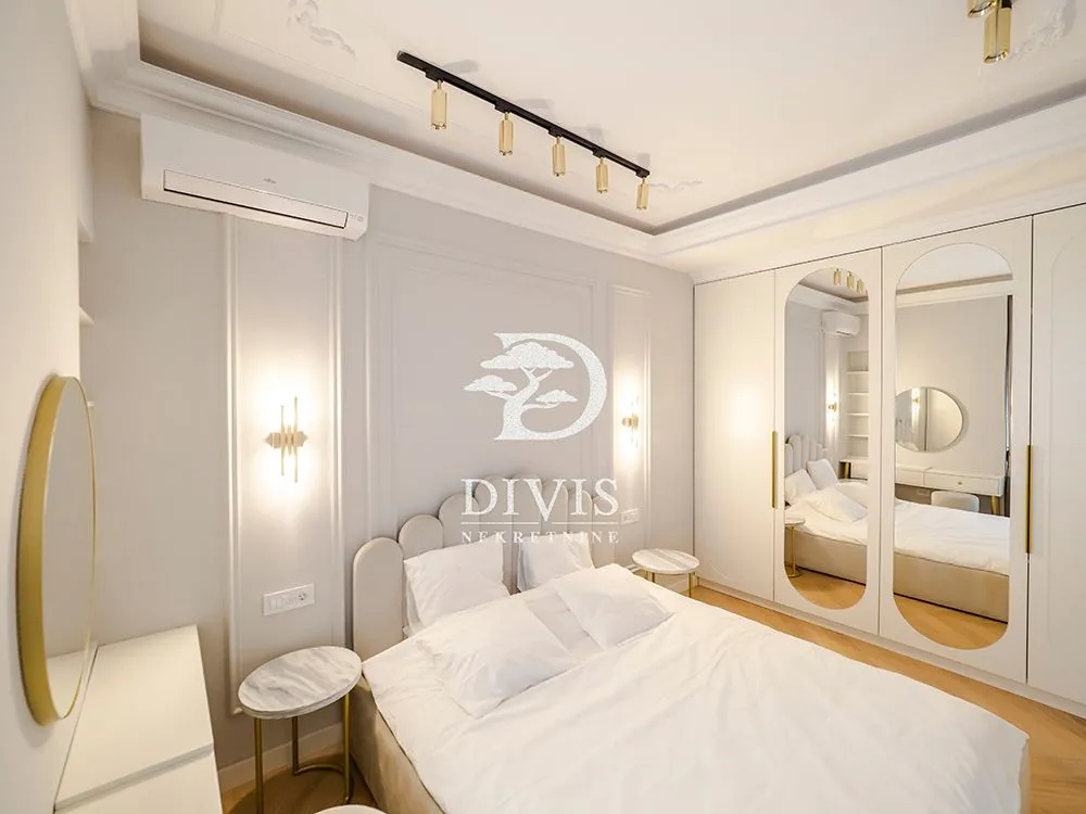Rent, four bedroom apartment, 100m², Cvetni Trg, Vračar Sve Podlokacije