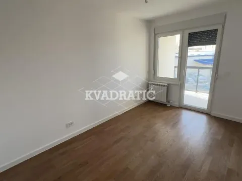 Prodaja, četvorosoban stan, 112m², Zemun Gornji Grad, Zemun Sve Podlokacije - image 8