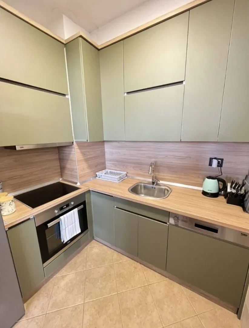 Izdavanje, dvosoban stan, 71m², Stari Aerodrom, Podgorica