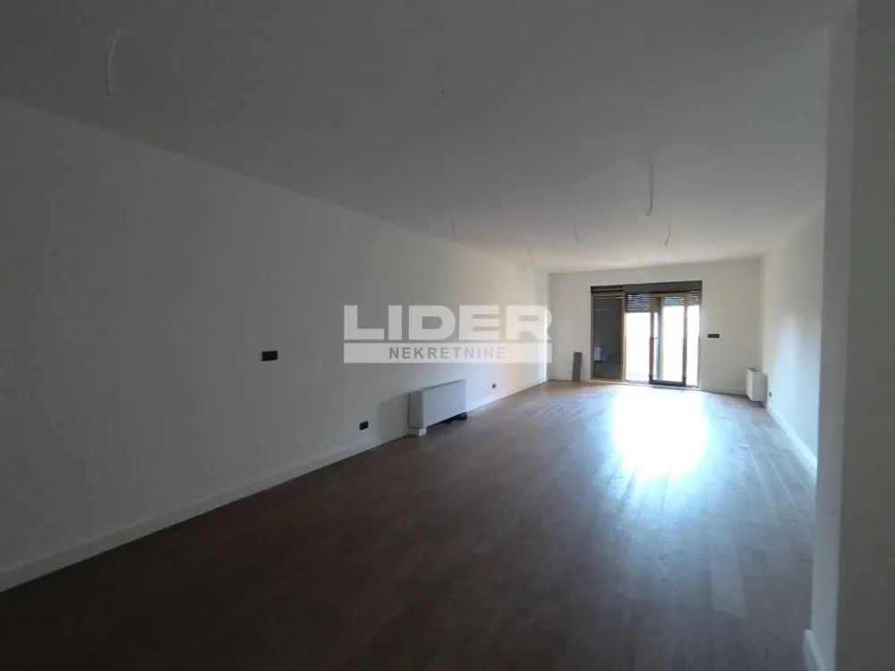 Sale, four bedroom apartment, 125m², Autokomanda, Voždovac Sve Podlokacije