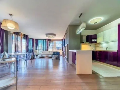 Izdavanje, trosoban stan, 140m2, Preko Morače, Podgorica Izdavanje, trosoban stan, 140m2, Preko Morače, Podgorica