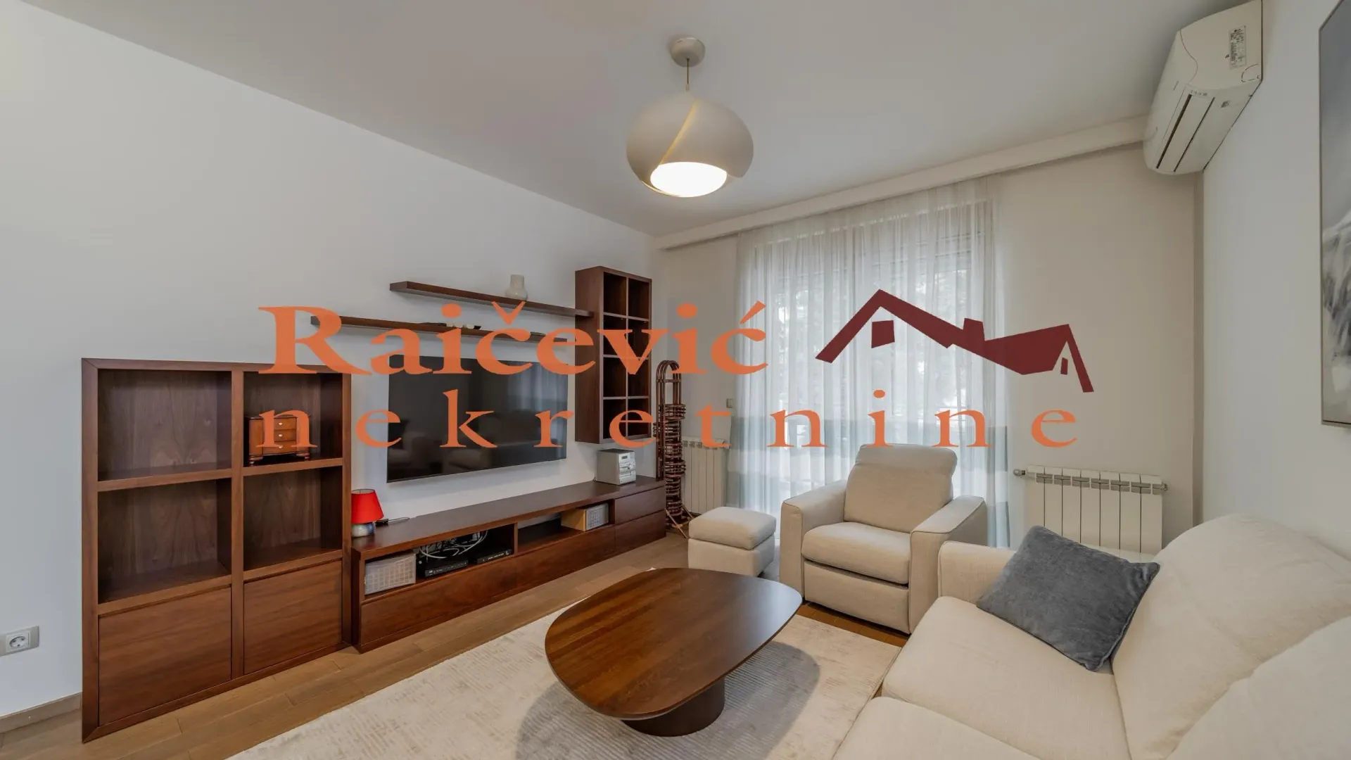 Izdavanje, trosoban stan, 98m², Lion, Zvezdara Sve Podlokacije