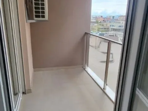 Izdavanje, jednosoban stan, 47m², Stari Aerodrom, Podgorica - image 3