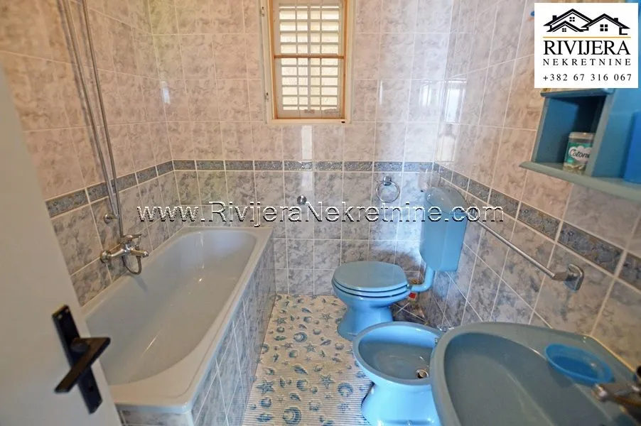 Prodaja, kuća, 100m², Njivice, Herceg Novi