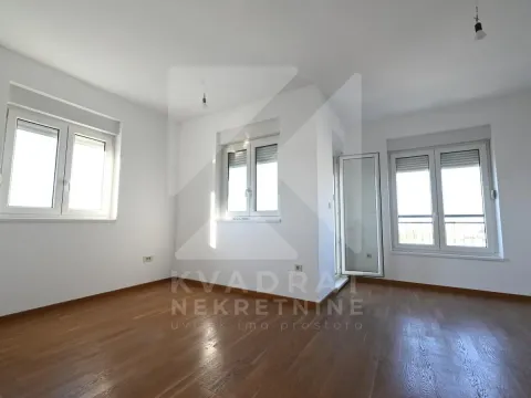 Izdavanje, dvosoban stan, 70m², Zabjelo, Podgorica - image 2