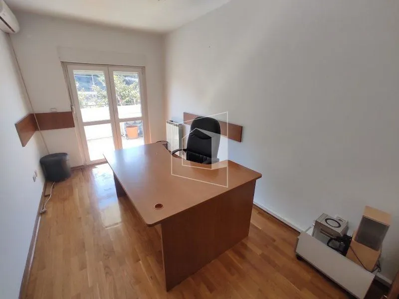 Rent, office space, 150m², Stara Varoš, Podgorica