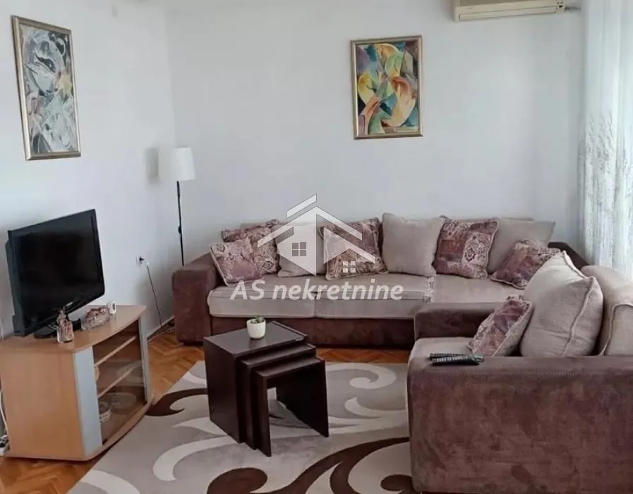Izdavanje, trosoban stan, 68m², Crveni Krst, Beograd