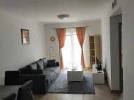 Izdavanje, dvosoban stan, 65m², Bečići, Budva