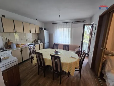 Izdavanje, kuća, 70m², Petrovaradin, Novi Sad - image 2