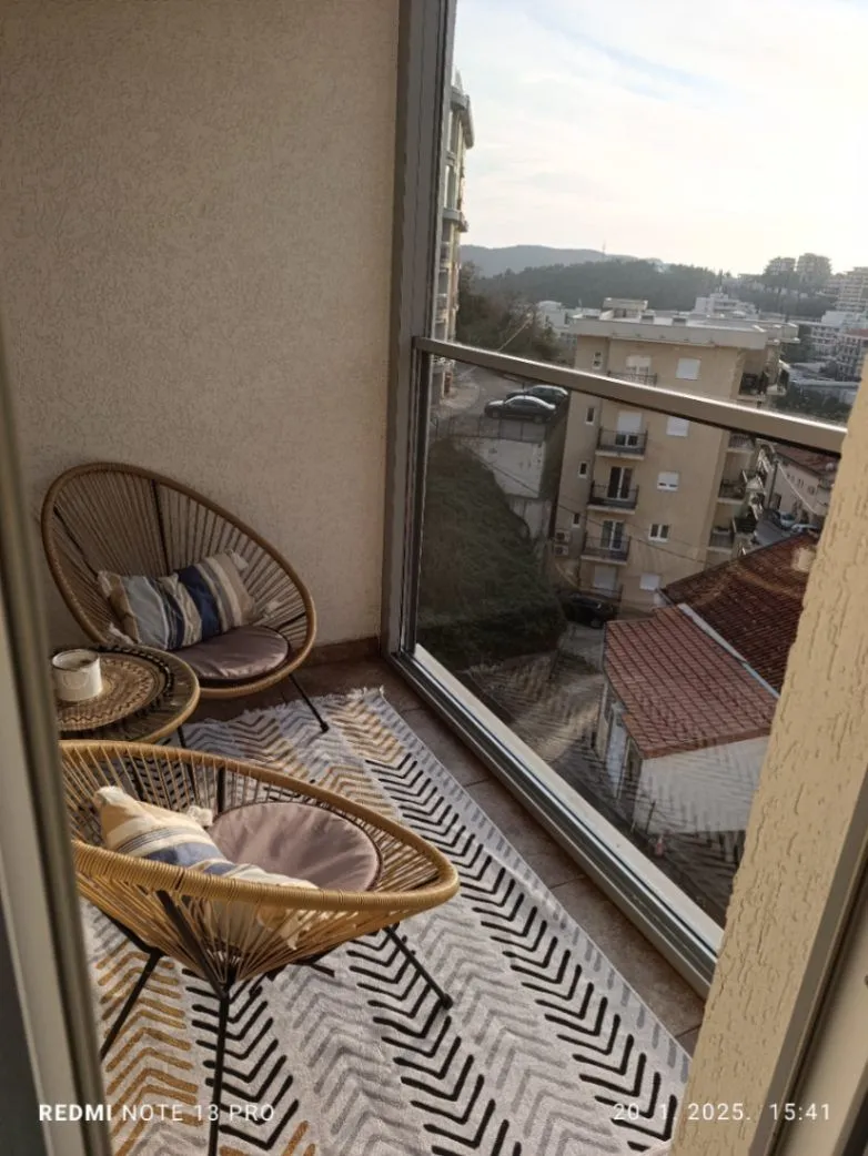 Rent, one bedroom apartment, 41m², Bečići, Budva