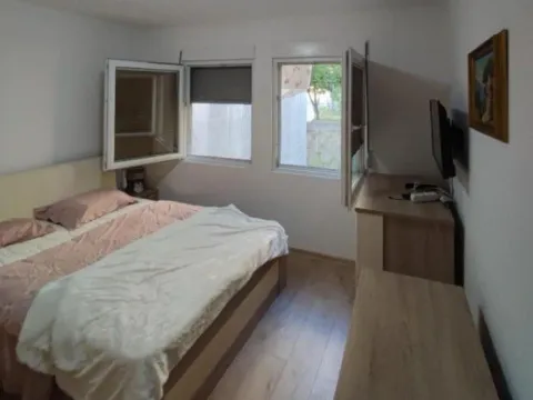 Rent, one bedroom apartment, 40m², Dobrota, Kotor - image 5