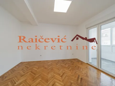 Prodaja, četvorosoban stan, 117m², Savski Venac, Beograd - image 12