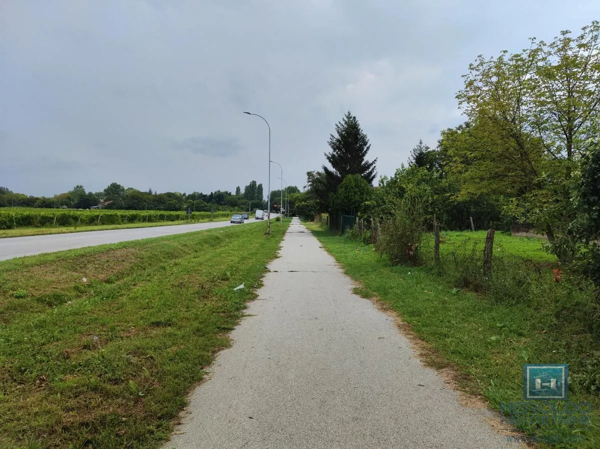 Rent, hospitality venue, 1000m², Strelište, Jagodina